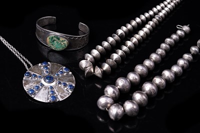 Lot 79 - A selection of Native American Navajo jewellery