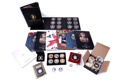 Lot 103 - A selection of collector's coins