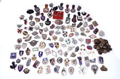 Lot 188 - A selection of mainly French regimental badges