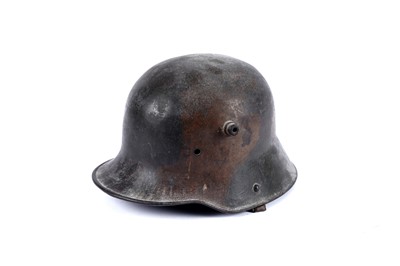 Lot 192 - A First World War German M16 pattern helmet shell