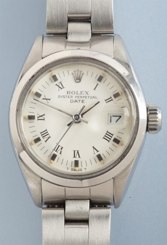 Lot 843 - Rolex Oyster Perpetual Date: a lady's...