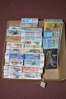 Lot 264 - Monogram model constructor kits: manly 1:48...