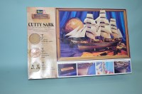 Lot 421 - Revelle model constructor kit: Museum Classics,...