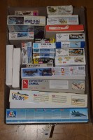 Lot 592 - Model constructor kits Aircraft, by: Italaerei,...