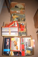 Lot 75 - Hornby Railway 00-gauge accessories, including:...